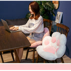 Pluszowa poduszka na krzesło „Koci Łapek” – Miękka, Ergonomiczna i Dekoracyjna